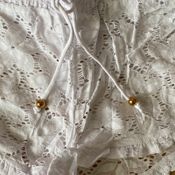 Victoria’s Secret Eyelet Swim Cover Shorts Sz. L - Picture 2 of 5